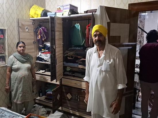 ਕਪੂਰਥਲਾ ਦੇ ਇੱਕ ਪਿੰਡ ਚ ਪੰਜਾਬ ਪੁਲਿਸ ਦੇ ਮੁਲਾਜ਼ਮ ਘਰ ਚੋਰਾਂ ਨੇ ਪਾਈ ਕਾਰਵਾਈ