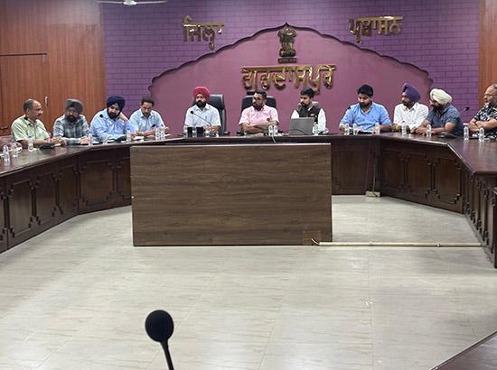 DC ਗੁਰਦਾਸਪੁਰ ਨੇ ਨਸ਼ਾ ਮੁਕਤੀ ਯਾਤਰਾ ਸਬੰਧੀ ਅਧਿਕਾਰੀਆਂ ਤੇ ਜ਼ਿਲ੍ਹਾ ਤੇ ਹਲਕਾ ਕੋਆਰਡੀਨੇਟਰਾਂ ਨਾਲ ਅਹਿਮ ਮੀਟਿੰਗ ਕੀਤੀ