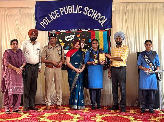 ਡੀਆਈਜੀ ਬਠਿੰਡਾ ਰੇਂਜ ਹਰਜੀਤ ਸਿੰਘ ਵੱਲੋਂ ਮੈਰਿਟ ਵਿੱਚ ਆਉਣ ਵਾਲੇ ਵਿਦਿਆਰਥੀਆਂ ਦਾ ਸਨਮਾਨ 