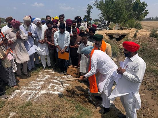 ਹਰਪਾਲ ਚੀਮਾ ਵੱਲੋਂ 3.40 ਕਰੋੜ ਰੁਪਏ ਲਾਗਤ ਵਾਲੇ ਨਹਿਰੀ ਪਾਣੀ ਪ੍ਰੋਜੈਕਟ ਦੀ ਸ਼ੁਰੂਆਤ, 1300 ਏਕੜ ਰਕਬੇ ਨੂੰ ਮਿਲੇਗਾ ਨਹਿਰੀ ਪਾਣੀ 