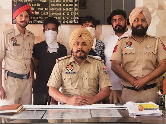 ਹੈਰੋਇਨ ਅਤੇ ਚੋਰੀ ਦੇ ਮੋਟਰਸਾਈਕਲ ਸਮੇਤ ਤਿੰਨ ਕਾਬੂ