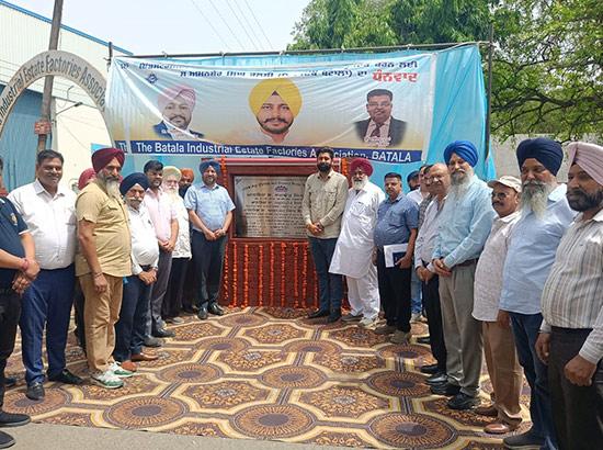 ਸ਼ੈਰੀ ਕਲਸੀ ਵੱਲੋਂ ਬਟਾਲਾ ਦੇ ਉਦਯੋਗਿਕ ਅਸਟੇਟ ਨੂੰ ਤੋਹਫਾ