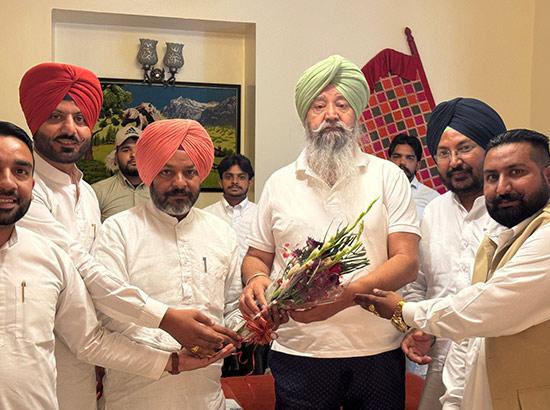 ਚੇਅਰਮੈਨ ਲਾਲਪੁਰਾ ਨੂੰ ਘੱਟ ਗਿਣਤੀ ਲੋਕ ਭਲਾਈ ਸੰਸਥਾ ਦੇ ਵਫਦ ਨੇ ਮਿਲਕੇ ਪੰਜਾਬ ਦੇ ਮੁੱਦਿਆਂ 'ਤੇ ਕੀਤੀ ਚਰਚਾ