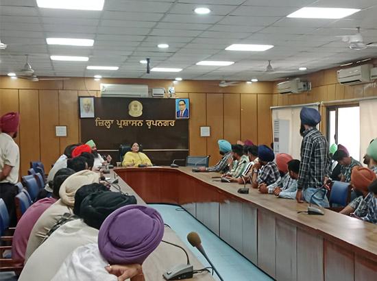 ਗੈਰਕਾਨੂੰਨੀ ਢੰਗ ਨਾਲ ਆ ਰਹੀ ਕਣਕ ਦੀ ਆਮਦ ਨੂੰ ਰੋਕਣ ਲਈ 8 ਇੰਟਰਸਟੇਟ ਨਾਕੇ ਲਗਾਏ 