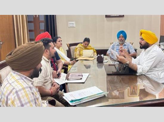 ਪ੍ਰਦੂਸ਼ਣ ਕੰਟਰੋਲ, ਇੰਡਸਟਰੀ ਉਦਯੋਗ, ਕਿਰਤ ਅਤੇ ਭੂਮੀ ਰੱਖਿਆ ਵਿਭਾਗਾਂ ਦੇ ਅਧਿਕਾਰੀਆਂ ਦੀ ਮੀਟਿੰਗ 