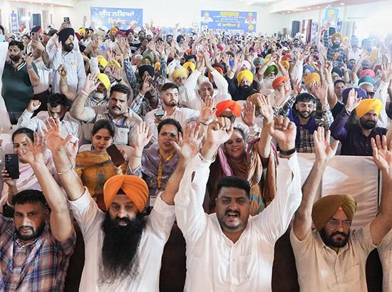 ਹੁਸ਼ਿਆਰਪੁਰ ਦੇ ਪਿੰਡ ਜਲਾਲਪੁਰ ਦੇ ਵਾਸੀਆਂ ਵੱਲੋਂ ਮੁੱਖ ਮੰਤਰੀ ਦੀ ‘ਯੁੱਧ ਨਸ਼ਿਆਂ ਵਿਰੁੱਧ’ ਮੁਹਿੰਮ ਨੂੰ ਪੂਰਨ ਸਹਿਯੋਗ ਦੇਣ ਦਾ ਭਰੋਸਾ
