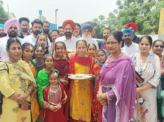 ਪੰਜਾਬ ਸਿੱਖਿਆ ਕ੍ਰਾਂਤੀ ਮੁਹਿੰਮ ਸਰਕਾਰੀ ਸਕੂਲਾਂ ਵਿੱਚ ਪੜ੍ਹਦੇ ਵਿਦਿਆਰਥੀਆਂ ਦੇ ਭਵਿੱਖ ਨੂੰ ਰੌਸ਼ਨ ਕਰਨ ਦੇ ਸਮਰੱਥ: MLA ਲਖਬੀਰ ਰਾਏ