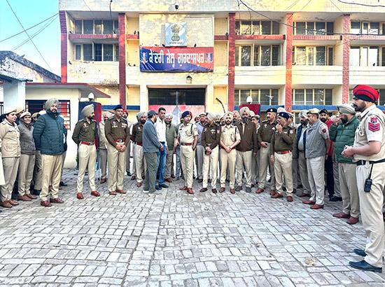 ਐੱਸ.ਐੱਸ.ਪੀ. ਆਦਿੱਤਿਆ ਦੀ ਅਗਵਾਈ ਹੇਠ ਪੁਲਿਸ ਵੱਲੋਂ ਕੇਂਦਰੀ ਜੇਲ੍ਹ ਵਿੱਚ ਸਰਚ ਓਪਰੇਸ਼ਨ ਚਲਾਇਆ ਗਿਆ