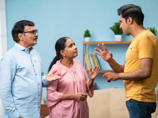 ਬੁਢਾਪੇ ਵਿੱਚ ਮਾਤਾ-ਪਿਤਾ ਕੋਲ, ਬੱਚੇ ਕਿਉਂ ਨਹੀਂ ਰਹਿੰਦੇ ? ---- ਠਾਕੁਰ ਦਲੀਪ ਸਿੰਘ 