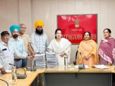 ਫਤਹਿਗੜ੍ਹ ਸਾਹਿਬ : ਸਪੈਸ਼ਲ ਇੰਟੈਂਸਿਵ ਰਵੀਜਨ-2026 ਦੇ ਆਧਾਰ ਤੇ ਜ਼ਿਲ੍ਹੇ ਦੀਆਂ ਅੰਤਿਮ ਫੋਟੋ ਵੋਟਰ ਸੂਚੀਆਂ ਜਾਰੀ