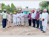 ਚੇਅਰਮੈਨ ਲਿਬੜਾ ਅਤੇ ਚੇਅਰਮੈਨ ਢਿੱਲੋਂ ਨੇ ਪਿੰਡ ਜਲਬੇੜੀ ਗੈਲਾ ਦੇ ਵਿਕਾਸ ਕਾਰਜਾਂ ਲਈ ਗ੍ਰਾਂਟ ਦਾ ਚੈੱਕ ਸੌਂਪਿਆ