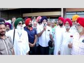 ਧਰਮਕੋਟ ਵਿਖੇ ਮੁਲਾਜ਼ਮਾਂ ਤੇ ਪੈਨਸ਼ਨਰਾਂ ਵੱਲੋਂ ਲਾਡੀ ਢੋਸ ਦੇ ਦਫ਼ਤਰ ਬਾਹਰ ਧਰਨਾ ਤੇ ਵਿਸ਼ਾਲ ਰੈਲੀ 