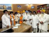 ਸ਼ਹੀਦ ਭਾਈ ਮਹਿੰਗਾ ਸਿੰਘ ਦੇ ਭਰਾ ਵੱਲੋਂ ਗੁਰੂ ਘਰ ਦੀਆਂ ਸੇਵਾਵਾਂ ਲਈ 1 ਲੱਖ ਰੁਪਏ ਭੇਟ
