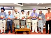ਮਲਵਈ ਗਾਉਣ ਪ੍ਰੰਪਰਾ ਬਾਰੇ ਡਾ. ਲਾਭ ਸਿੰਘ ਖੀਵਾ ਦੀ ਪੁਸਤਕ ਰਿਲੀਜ਼ 