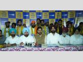 AAP ਨੂੰ ਮਿਲਿਆ ਵੱਡਾ ਹੁਲਾਰਾ: ਸ਼ੈਰੀ ਕਲਸੀ, ਲਾਲਜੀਤ ਭੁੱਲਰ ਅਤੇ ਹਰਚੰਦ ਬਰਸਟ ਦੀ ਅਗਵਾਈ 'ਚ ਕਈ ਆਗੂ ਹੋਏ ਸ਼ਾਮਲ