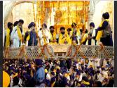 ਸ੍ਰੀ ਅਕਾਲ ਤਖ਼ਤ ਸਾਹਿਬ ਤੋਂ ਬੁੱਢਾ ਦਲ ਦੇ ਮੁਖੀ ਜਥੇਦਾਰ ਬਾਬਾ ਬਲਬੀਰ ਸਿੰਘ 96 ਕਰੋੜੀ ਸਮੇਤ ਪ੍ਰਮੁੱਖ ਨਿਹੰਗ ਸਿੰਘ ਦਲਾਂ ਦੇ ਮੁਖੀਆਂ ਦਾ ਸਨਮਾਨ
