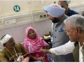 ਕੇਵਲ ਢਿੱਲੋਂ ਨੇ 13 ਜ਼ਖ਼ਮੀ ਸਫ਼ਾਈ ਕਰਮਚਾਰੀਆਂ ਨੂੰ ਮਾਲੀ ਸਹਾਇਤਾ ਕੀਤੀ ਪ੍ਰਦਾਨ