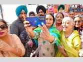 ਹਰਸਿਮਰਤ ਕੌਰ ਬਾਦਲ ਨੇ ਮਾਵਾਂ-ਧੀਆਂ ਨੂੰ ਨਸ਼ੇ ਦਾ ਵਪਾਰ ਰੋਕਣ ਵਾਸਤੇ ’ਠੀਕਰੀ ਪਹਿਰੇ’ ਲਾਉਣ ਦੀ ਕੀਤੀ ਅਪੀਲ