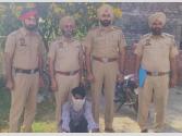 ਗੁਰਦਾਸਪੁਰ: ਭੈਣ ਦੇ ਭੋਗ 'ਤੇ ਗਏ ਸਰਪੰਚ ਦੇ ਘਰ ਹੋਈ ਲੱਖਾਂ ਦੀ ਚੋਰੀ ਦਾ ਮਾਮਲਾ 24 ਘੰਟਿਆਂ 'ਚ ਸੁਲਝਾਇਆ, ਇੱਕ ਕਾਬੂ
