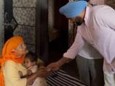ਨਸ਼ੇ ਕਾਰਨ ਪੰਜ ਪੁੱਤਰ ਗੁਆ ਚੁੱਕੀ ਮਾਂ...! ਰੱਬ ਬਣ ਬਹੌੜਿਆ ਇੰਦਰਜੀਤ ਜੋਸਨ, ਕੀਤੀ ਆਰਥਿਕ ਮਦਦ