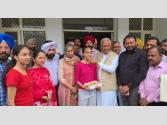 ਕੈਬਨਿਟ ਮੰਤਰੀ ਬਰਿੰਦਰ ਕੁਮਾਰ ਗੋਇਲ ਵੱਲੋਂ ਸਰਕਾਰੀ ਸਕੂਲ ਦੀ ਹੋਣਹਾਰ ਵਿਦਿਆਰਥਣ ਜਪਨੀਤ ਕੌਰ ਦਾ ਸਨਮਾਨ
