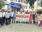 4161 ਮਾਸਟਰ ਕਾਡਰ ਦੇ 253 ਅਧਿਆਪਕਾਂ ਵੱਲੋਂ ਸ਼ੋ ਕਾਜ ਨੋਟਿਸ ਸਾੜ ਕੇ ਕੀਤਾ ਰੋਸ ਪ੍ਰਦਰਸ਼ਨ