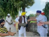ਗੁਰਦੁਆਰਾ ਬਾਬਾ ਹੰਦਾਲ ਜੀ ਦੇ ਪਵਿੱਤਰ ਸਰੋਵਰ ਦੀ ਕਾਰਸੇਵਾ ਵਿੱਚ ਲੋਕ ਨਿਰਮਾਣ ਮੰਤਰੀ ਸ. ਹਰਭਜਨ ਸਿੰਘ ਈ.ਟੀ.ਓ. ਨੇ ਕੀਤੀ ਸੇਵਾ