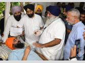 ਸੁਖਬੀਰ ਬਾਦਲ ਨੇ ਪੁਲਿਸ ਦੀ ਬੇਰਹਿਮੀ ਦਾ ਸ਼‍ਿਕਾਰ ਮੋਹਣਜੀਤ ਸਿੰਘ ਨਾਲ ਹਸਪਤਾਲ 'ਚ ਕੀਤੀ ਮੁਲਾਕਾਤ