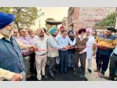 ਪਟਿਆਲਾ: ਵਿਧਾਇਕ ਕੋਹਲੀ ਤੇ ਮੇਅਰ ਗੋਗੀਆ ਵੱਲੋਂ ਕਾਕਾ ਕਲੋਨੀ  ਤੇ ਕੱਲਰ ਕਲੋਨੀ ' ਚ 95 ਲੱਖ ਰੁਪਏ ਦੇ ਸੜਕ ਕਾਰਜਾਂ ਦੀ ਸ਼ੁਰੂਆਤ